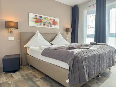 Schlafzimmer l