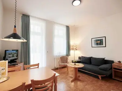 Ferienwohnung für 3 Personen (44 m²) in Binz (Ostseebad) 1/10