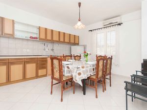 23958260-Ferienwohnung-6-Biograd Na Moru-300x225-3