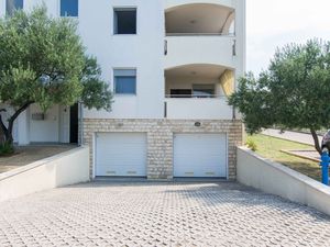 23959218-Ferienwohnung-6-Biograd Na Moru-300x225-5