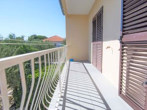 23773454-Ferienwohnung-4-Biograd Na Moru-300x225-3