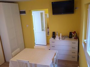 23022287-Ferienwohnung-4-Biograd Na Moru-300x225-3