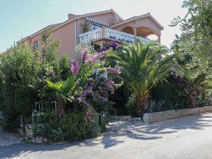 Ferienwohnung mit Schlafzimmer (70 m&sup2;) in Biograd Na Moru