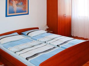 23369742-Ferienwohnung-2-Biograd Na Moru-300x225-5