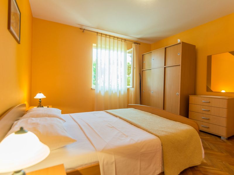 23945030-Ferienwohnung-4-Biograd Na Moru-800x600-2