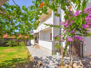 23945313-Ferienwohnung-6-Biograd Na Moru-300x225-1