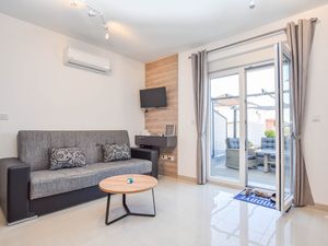 23946092-Ferienwohnung-5-Biograd Na Moru-300x225-1