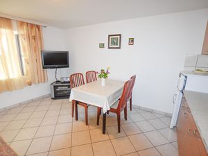 23944257-Ferienwohnung-4-Biograd Na Moru-300x225-2