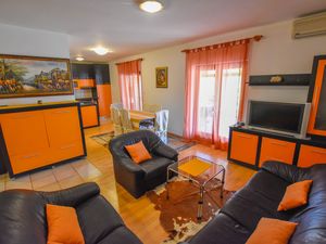 23945034-Ferienwohnung-6-Biograd Na Moru-300x225-1