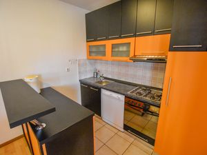 23945034-Ferienwohnung-6-Biograd Na Moru-300x225-4