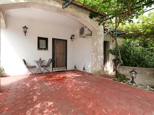 23945097-Ferienwohnung-2-Biograd Na Moru-300x225-0