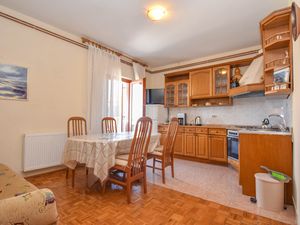 23945647-Ferienwohnung-6-Biograd Na Moru-300x225-3