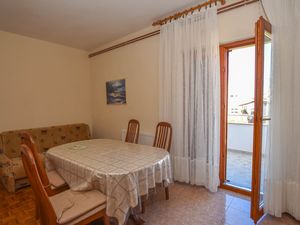 23945647-Ferienwohnung-6-Biograd Na Moru-300x225-5