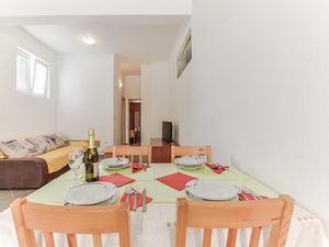 23730485-Ferienwohnung-4-Biograd Na Moru-300x225-3