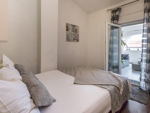 23725941-Ferienwohnung-7-Biograd Na Moru-300x225-4