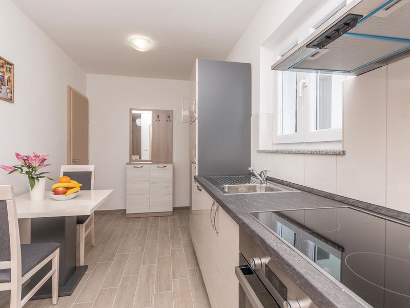 23739500-Ferienwohnung-2-Biograd Na Moru-800x600-1