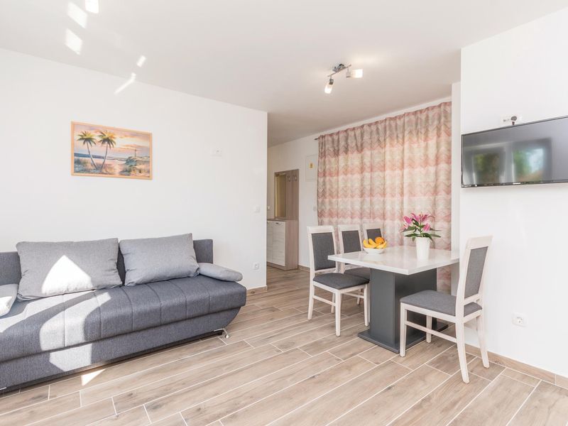 23739507-Ferienwohnung-4-Biograd Na Moru-800x600-1