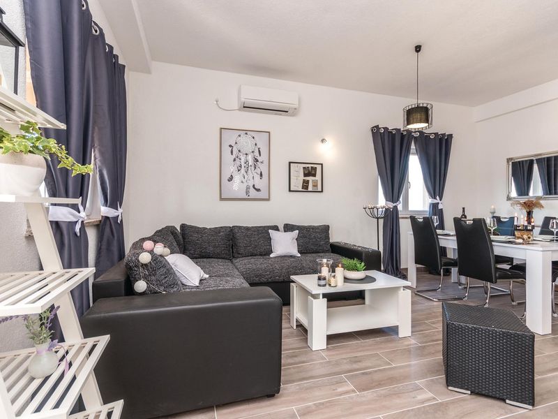 23739572-Ferienwohnung-4-Biograd Na Moru-800x600-1