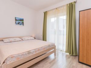 23759627-Ferienwohnung-3-Biograd Na Moru-300x225-5