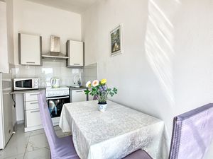 18321874-Ferienwohnung-3-Biograd Na Moru-300x225-2