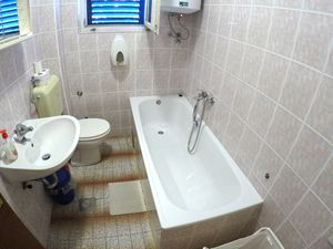 18693432-Ferienwohnung-2-Biograd Na Moru-300x225-4