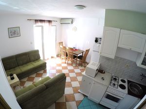 18693431-Ferienwohnung-2-Biograd Na Moru-300x225-3