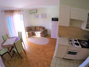 18693433-Ferienwohnung-2-Biograd Na Moru-300x225-1