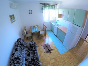 18693440-Ferienwohnung-2-Biograd Na Moru-300x225-1