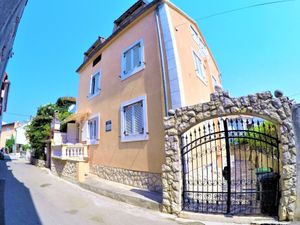 18693440-Ferienwohnung-2-Biograd Na Moru-300x225-5