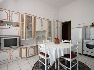 19129631-Ferienwohnung-5-Biograd Na Moru-300x225-3