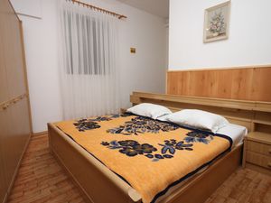 19129631-Ferienwohnung-5-Biograd Na Moru-300x225-5