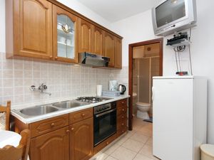 19129762-Ferienwohnung-2-Biograd Na Moru-300x225-3