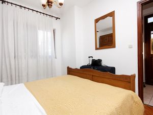 19127298-Ferienwohnung-4-Biograd Na Moru-300x225-4