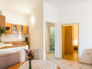 19325376-Ferienwohnung-4-Biograd Na Moru-300x225-5