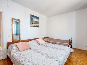 22620809-Ferienwohnung-4-Biograd Na Moru-300x225-5