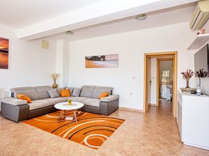 23385997-Ferienwohnung-5-Biograd Na Moru-300x225-2