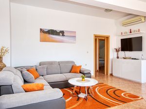 23385997-Ferienwohnung-5-Biograd Na Moru-300x225-3