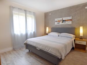 23975963-Ferienwohnung-4-Biograd Na Moru-300x225-0