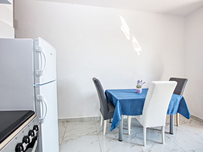 23933165-Ferienwohnung-3-Biograd Na Moru-800x600-2