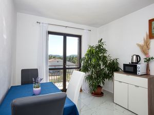 23933165-Ferienwohnung-3-Biograd Na Moru-300x225-3