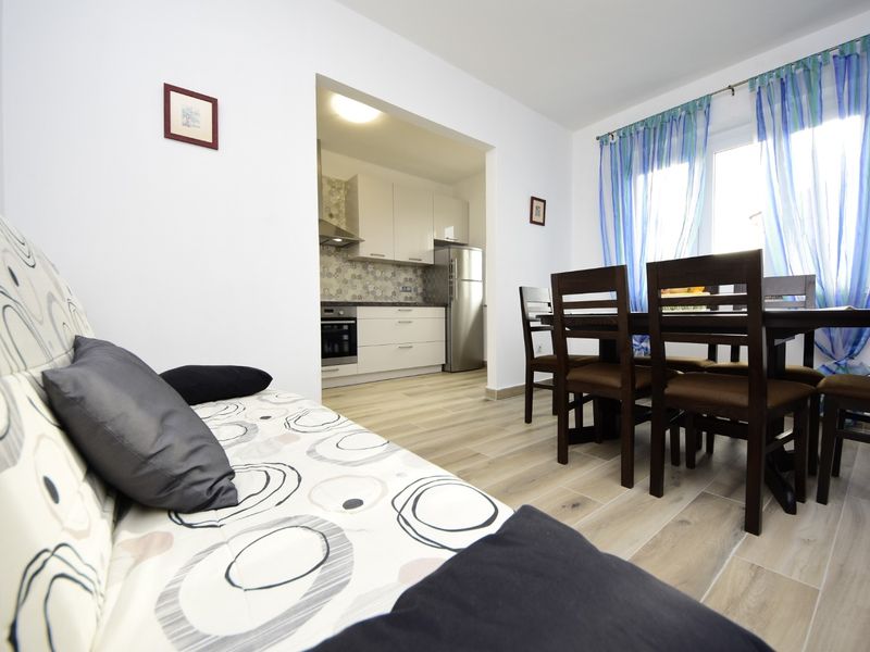 23928777-Ferienwohnung-4-Biograd Na Moru-800x600-2