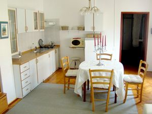 23925984-Ferienwohnung-4-Biograd Na Moru-300x225-1