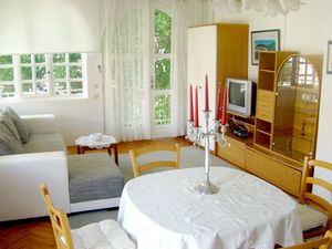 23925984-Ferienwohnung-4-Biograd Na Moru-300x225-2