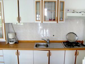 23925984-Ferienwohnung-4-Biograd Na Moru-300x225-3