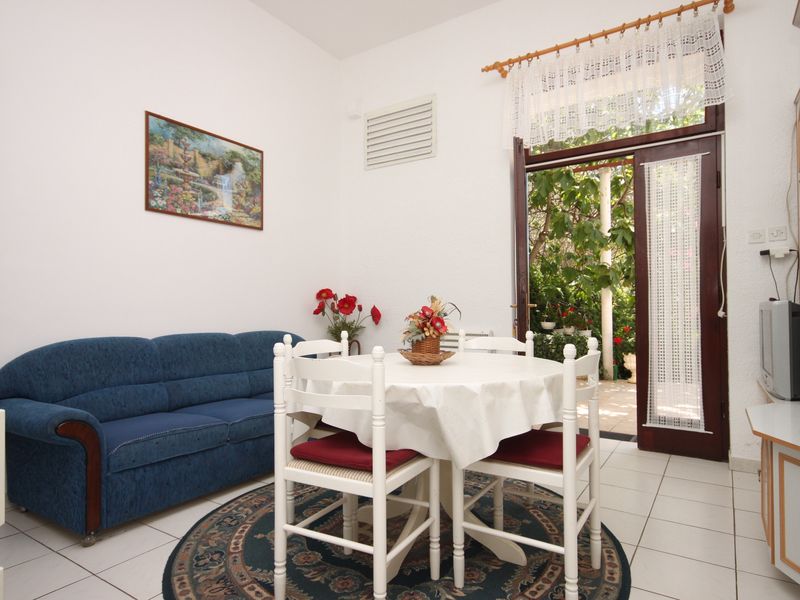 23926311-Ferienwohnung-5-Biograd Na Moru-800x600-1