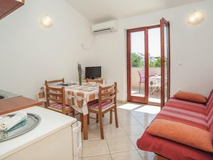 23730145-Ferienwohnung-4-Biograd Na Moru-300x225-3