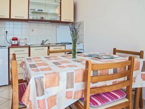 23730145-Ferienwohnung-4-Biograd Na Moru-300x225-4