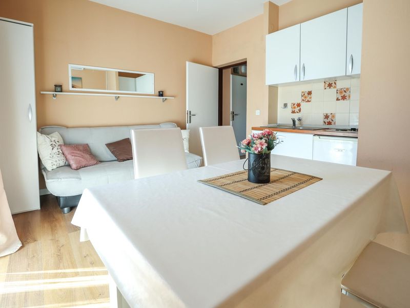 23995372-Ferienwohnung-4-Biograd Na Moru-800x600-2