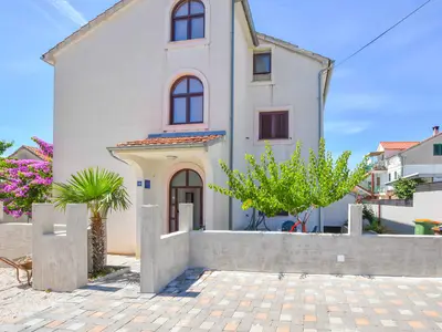 Ferienwohnung für 6 Personen (90 m²) in Biograd Na Moru 4/10