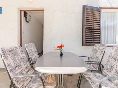 Ferienwohnung für 5 Personen (55 m²) in Biograd Na Moru 2/10